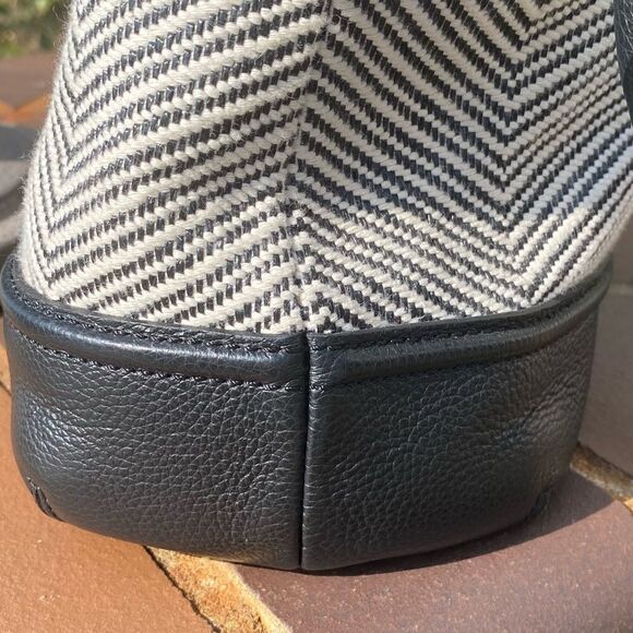 Brighton Cala Tote Black & White Fabric with Leather Bottom and Handles. EUC! - Picture 12 of 14